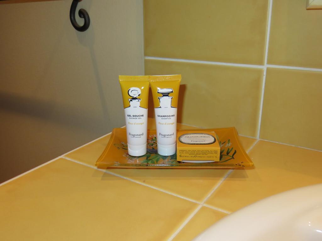Bed and Breakfast Le Clos Des Canebiers Grasse Zimmer foto
