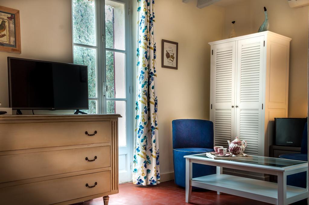 Bed and Breakfast Le Clos Des Canebiers Grasse Zimmer foto