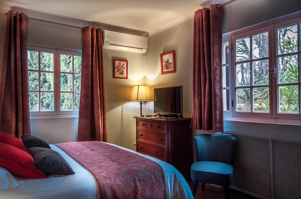 Bed and Breakfast Le Clos Des Canebiers Grasse Zimmer foto